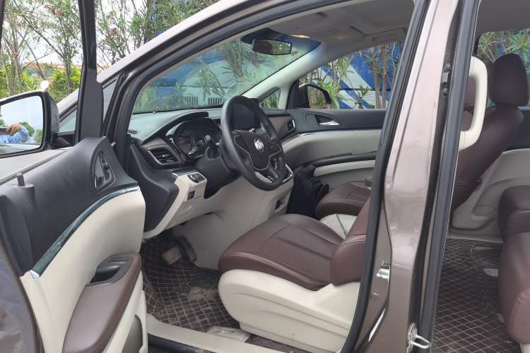 Used Buick GL8 2023 Land Executive Class Comfort Model Driver Seat