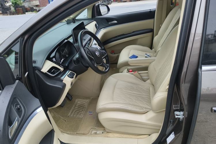 Used Buick GL8 2023 Facelifted Land Cruiser Executive Luxury Version Driver Seat