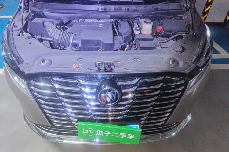 Used Buick GL8 2023 ES Lu Zun Deluxe Model Engine Bay