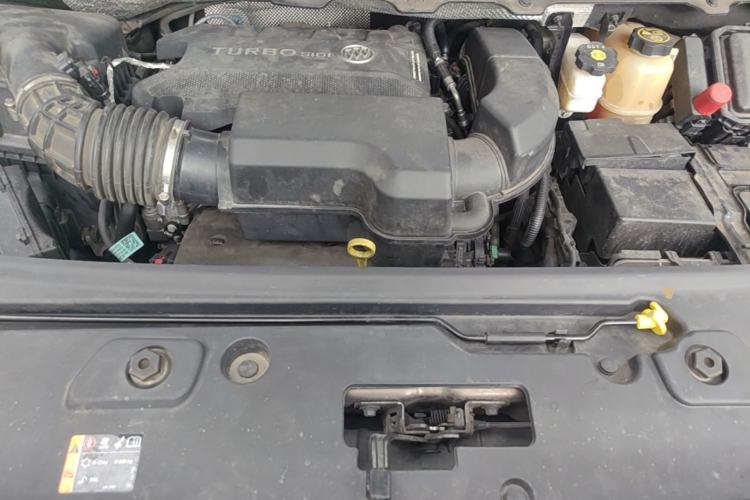 Used Buick GL8 2023 Land Executive Class Deluxe Model Engine Bay