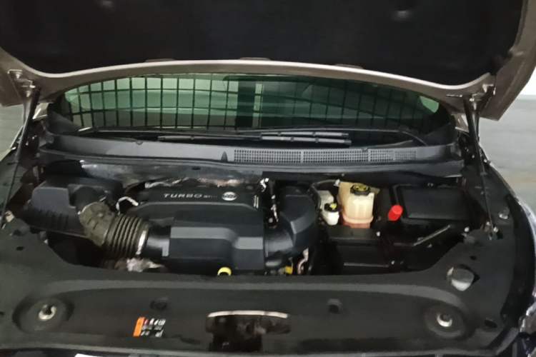 Used Buick GL8 2023 ES Lu Zun Comfort Model Engine Bay