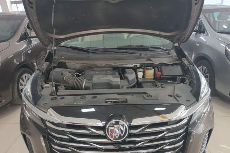 Used Buick GL8 2023 Facelifted Land Cruiser Executive Luxury Version Engine Bay