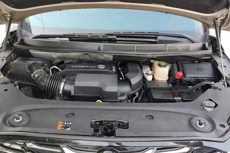 Used Buick GL8 2023 ES Lu Zun Deluxe Model Engine Bay