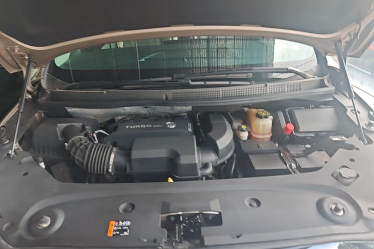 Used Buick GL8 2023 ES Lu Zun Comfort Model Engine Bay