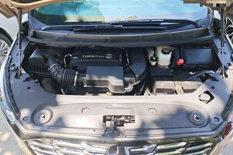 Used Buick GL8 2023 ES Lu Zun Deluxe Model Engine Bay