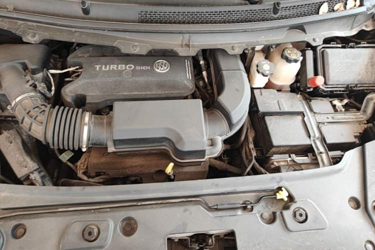 Used Buick GL8 2023 Facelifted Land Cruiser Executive Luxury Version Engine Bay