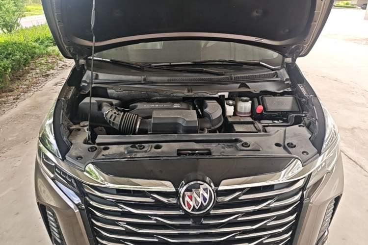 Used Buick GL8 2023 Land Executive Class Comfort Model Engine Bay