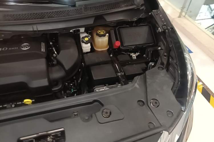 Used Buick GL8 2023 Land Executive Class 652T Luxury Model Engine Bay Left