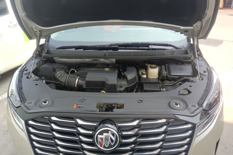 Used Buick GL8 2023 ES Lu Zun Deluxe Model Engine Bay