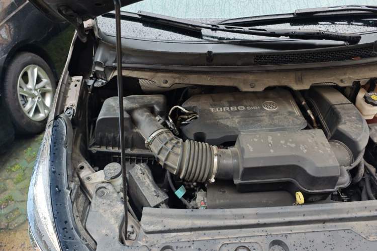 Used Buick GL8 2023 Facelifted Land Cruiser Executive Luxury Version Engine Bay Right