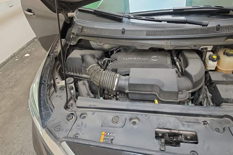 Used Buick GL8 2023 Land Executive Class 652T Luxury Model Engine Bay Right