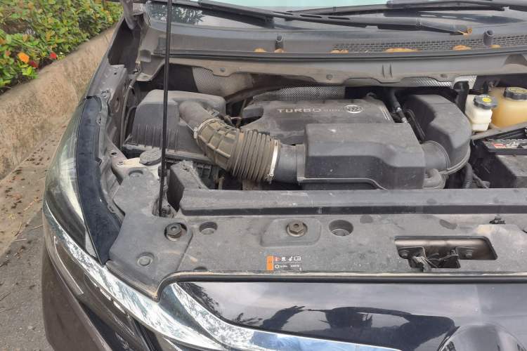 Used Buick GL8 2023 Land Executive Class Comfort Model Engine Bay Right
