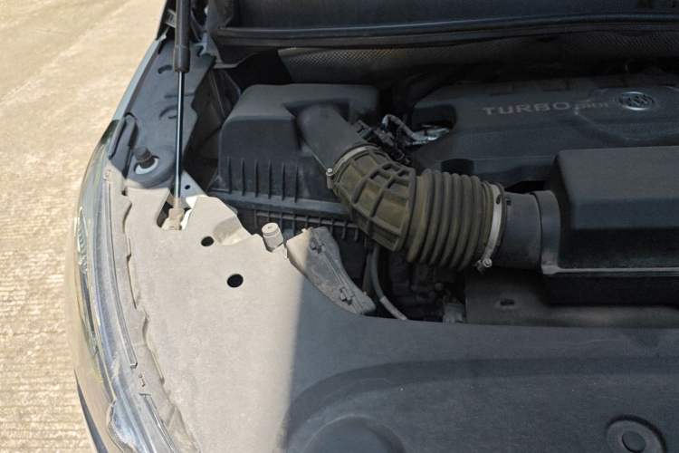 Used Buick GL8 2023 ES Lu Zun Comfort Model Engine Bay Right