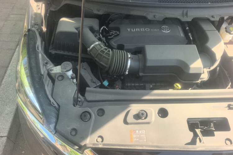 Used Buick GL8 2023 Land Executive Class 652T Luxury Model Engine Bay Right