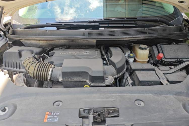 Used Buick GL8 2023 ES Lu Zun Comfort Model Engine Bay