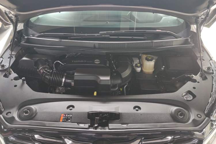 Used Buick GL8 2023 ES Lu Zun Comfort Model Engine Bay