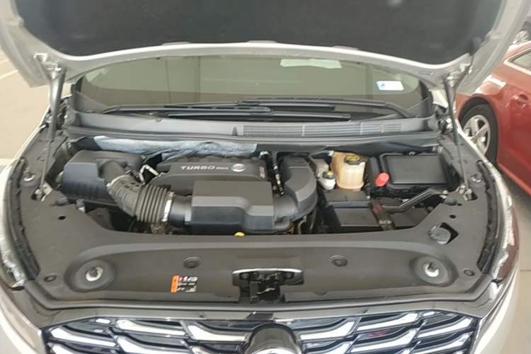 Used Buick GL8 2023 ES Lu Zun Comfort Model Engine Bay