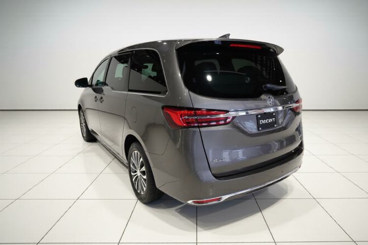Used Buick GL8 2023 Facelifted Land Cruiser Executive Luxury Version Exterior 2