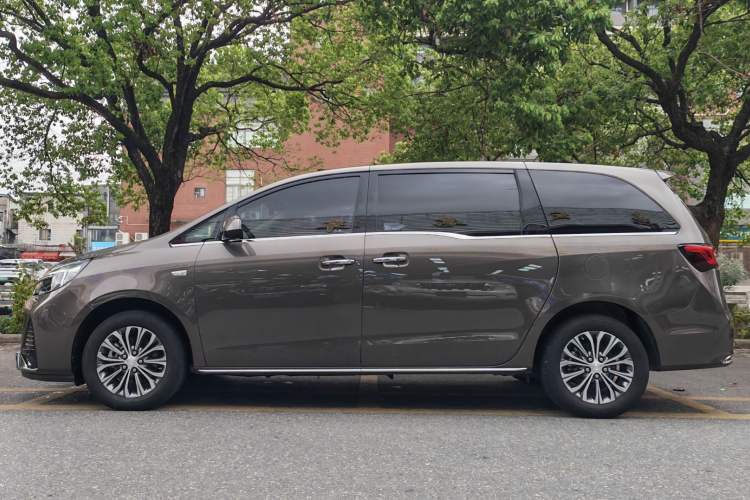Used Buick GL8 2023 Land Executive Class 652T Luxury Model Exterior 2