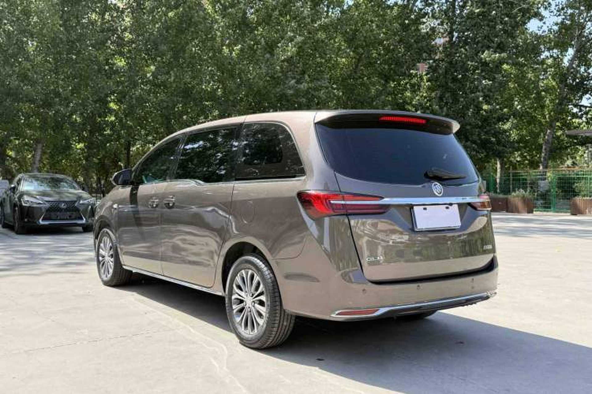 Used Buick GL8 2023 Land Executive Class Comfort Model Exterior 3