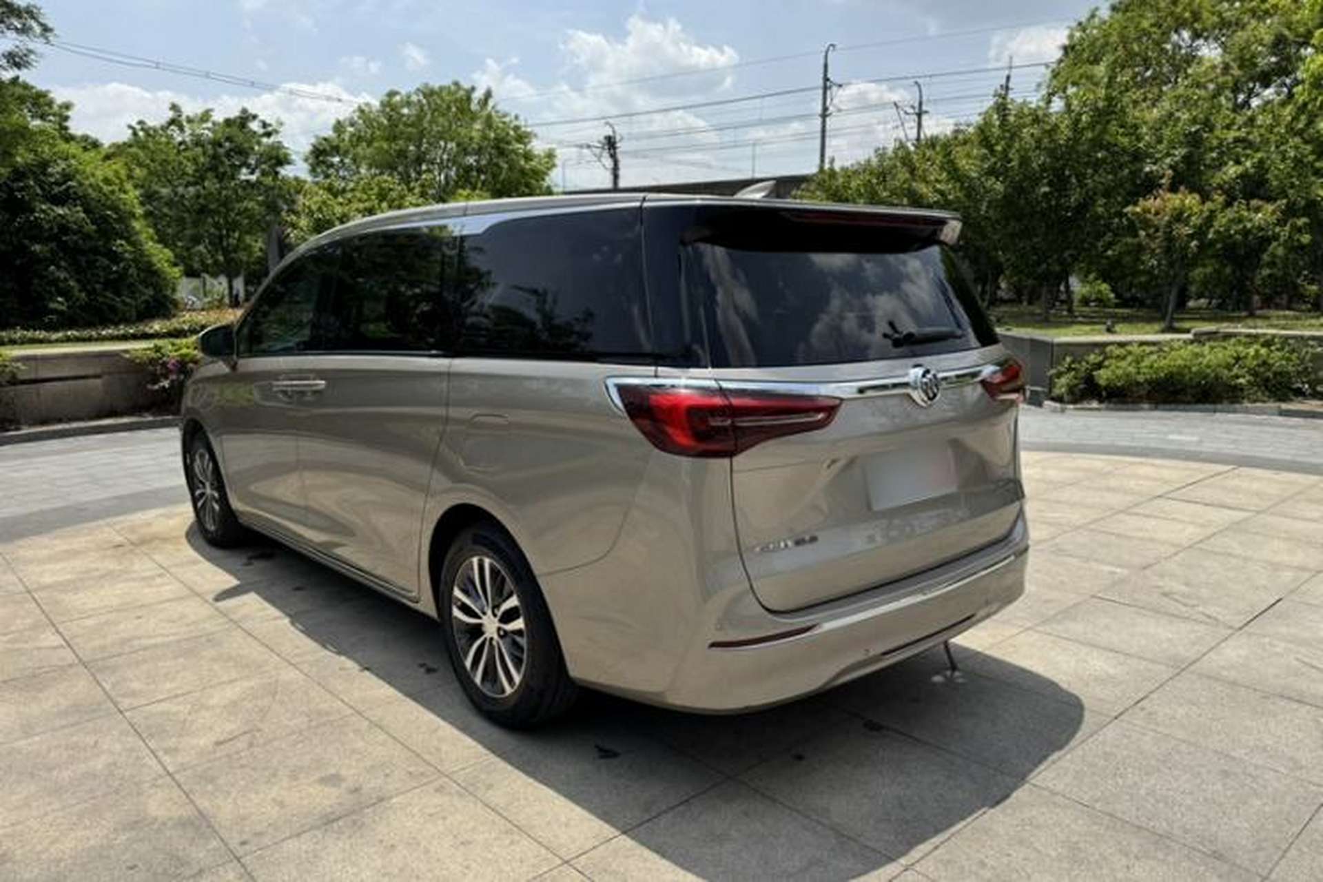 Used Buick GL8 2023 ES Lu Zun Comfort Model Exterior 4