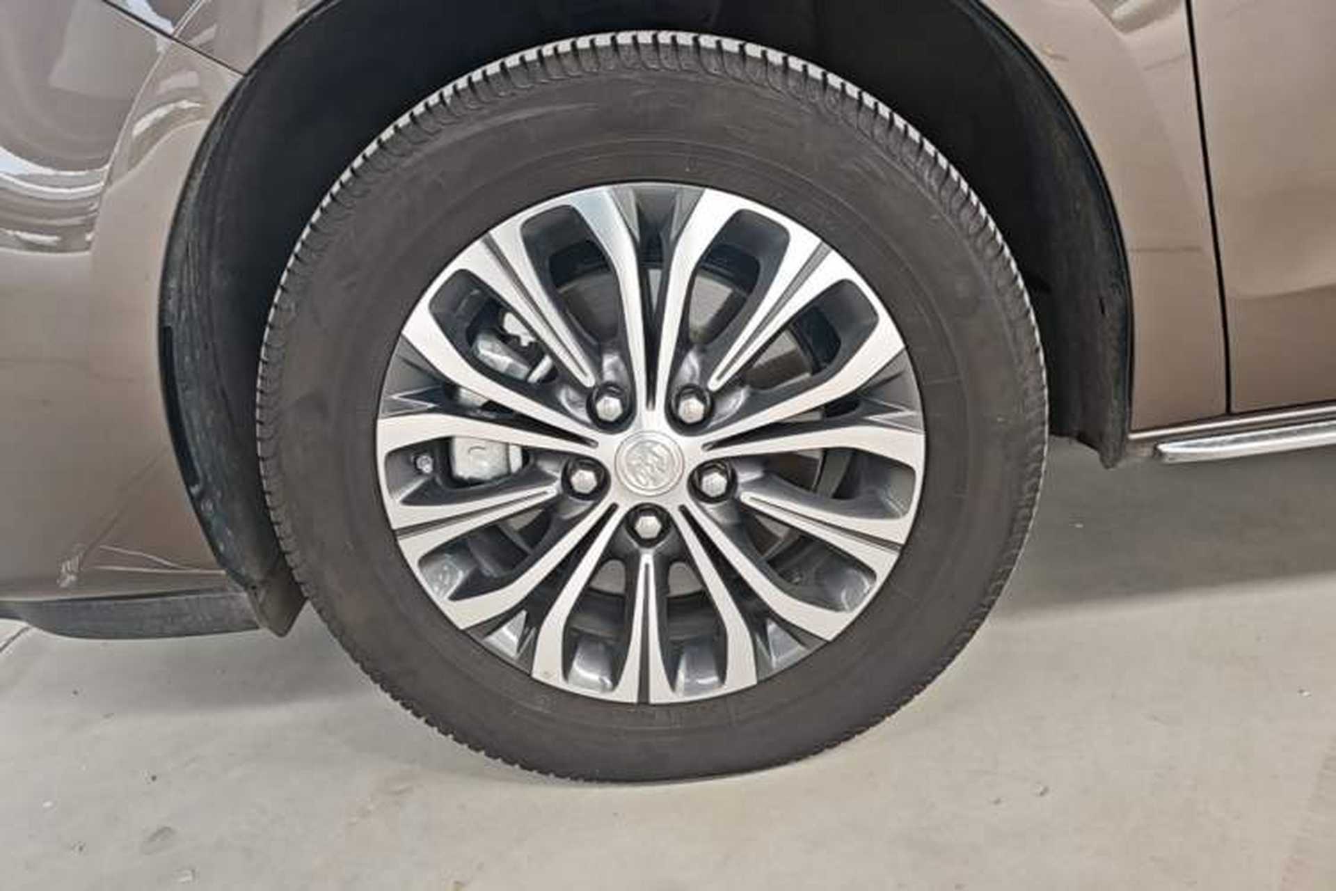 Used Buick GL8 2023 Land Executive Class Comfort Model Exterior 4