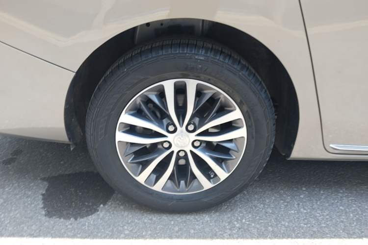 Used Buick GL8 2023 ES Lu Zun Deluxe Model Exterior 5