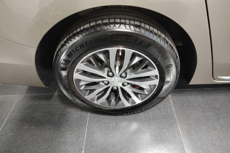 Used Buick GL8 2023 ES Lu Zun Deluxe Model Exterior 5
