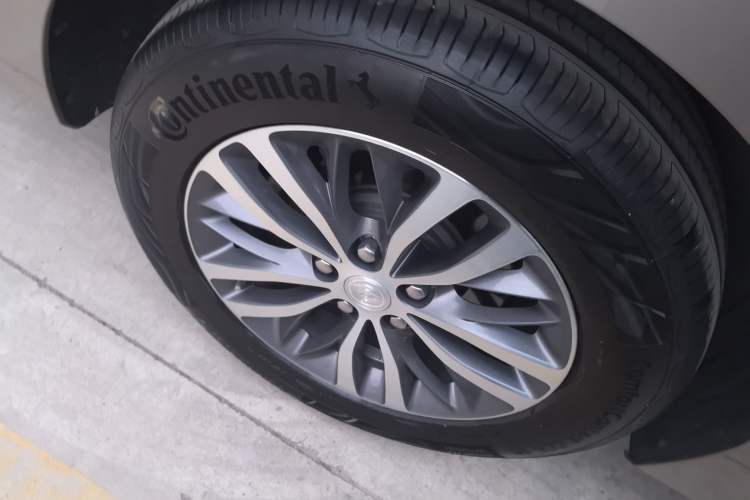 Used Buick GL8 2023 ES Lu Zun Deluxe Model Exterior 8