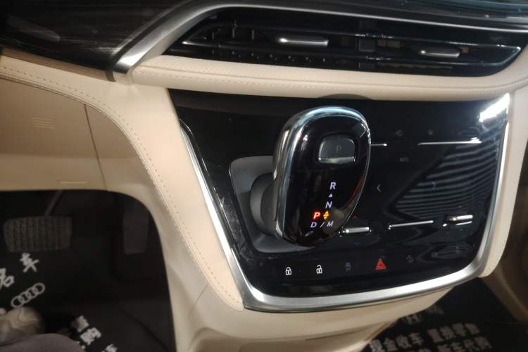 Used Buick GL8 2023 ES Lu Zun Deluxe Model Gear Lever