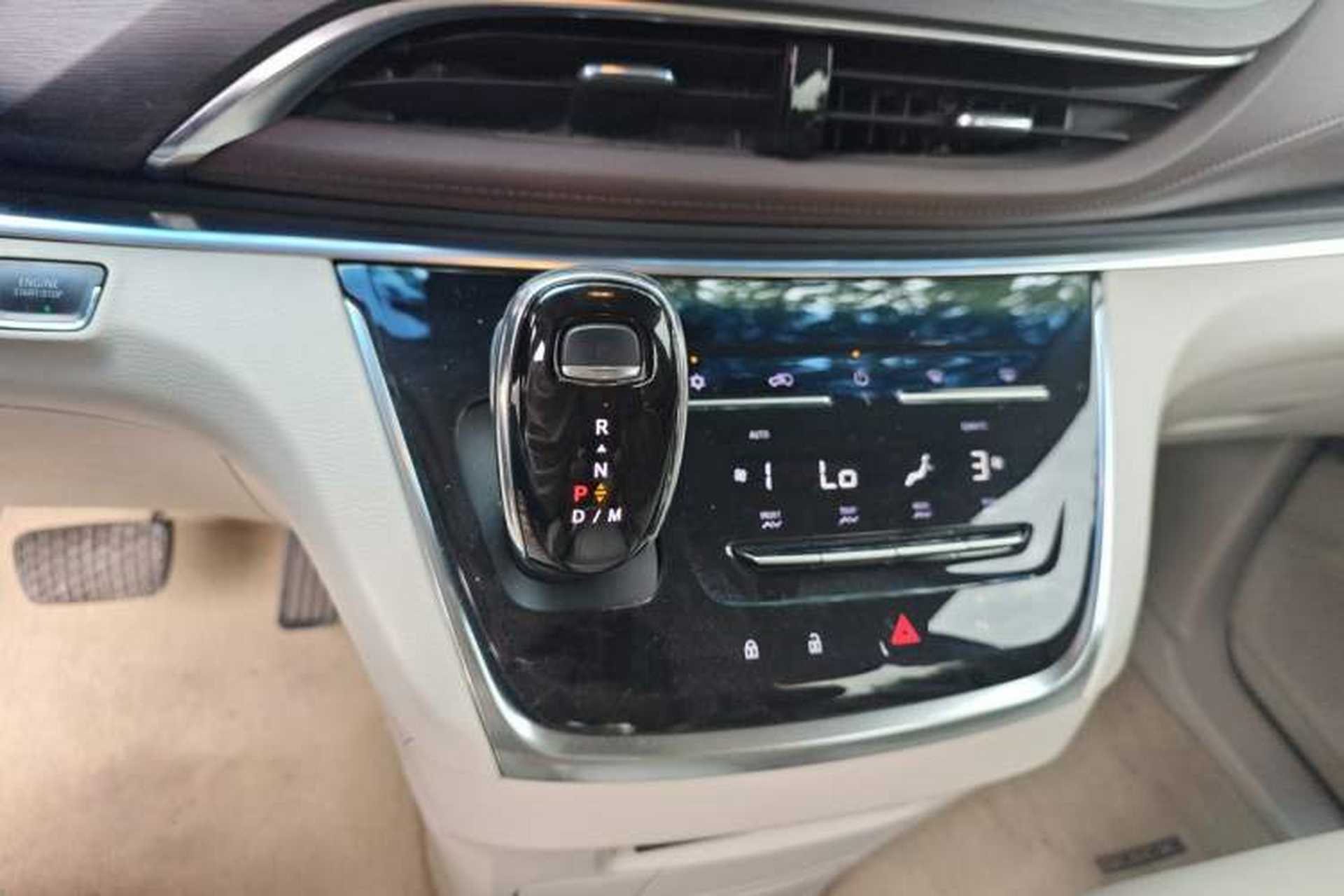 Used Buick GL8 2023 Land Executive Class 652T Luxury Model Gear Lever