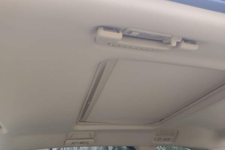 Used Buick GL8 2023 Land Executive Class Deluxe Model Headliner