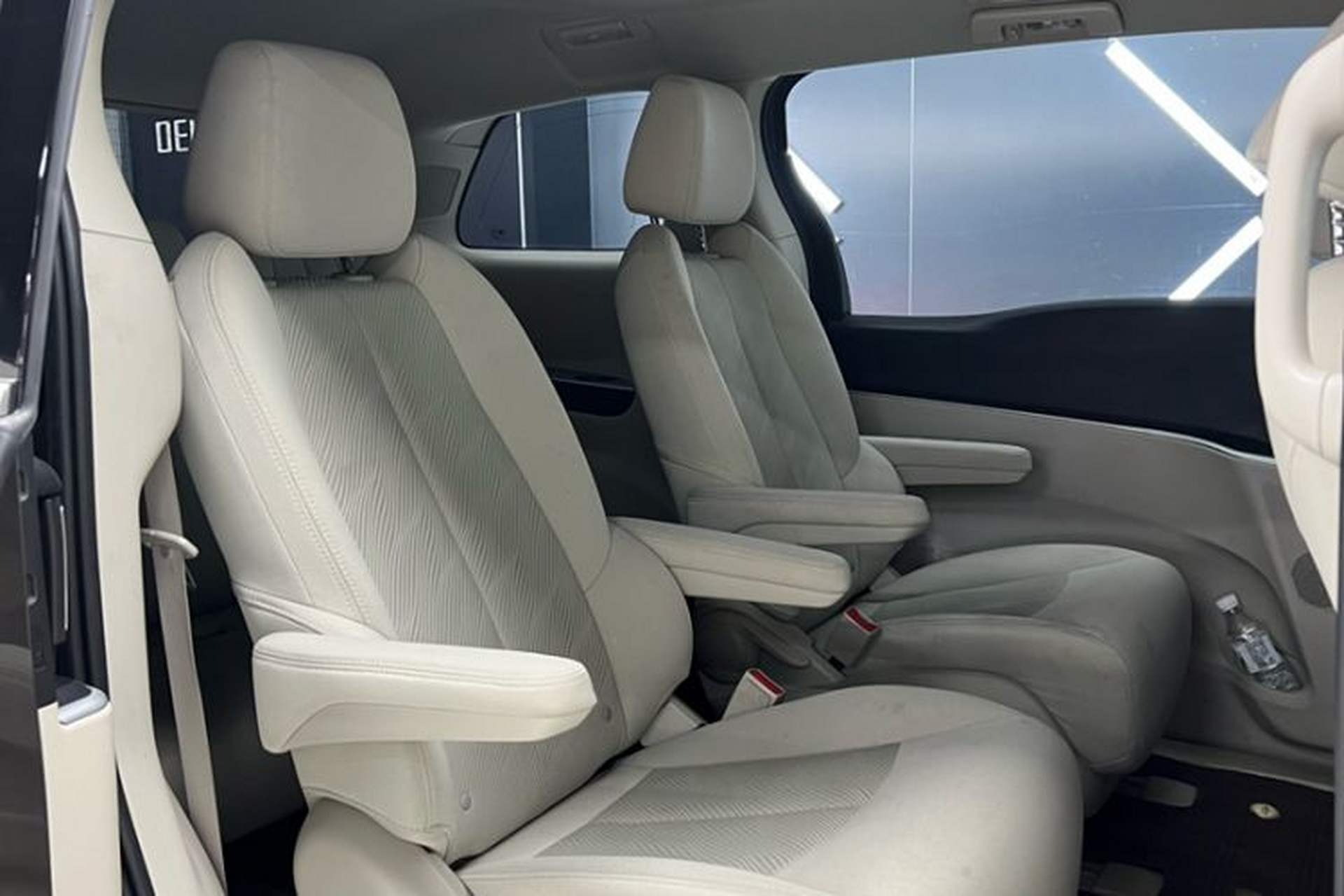 Used Buick GL8 2023 Land Executive Class Comfort Model Headliner