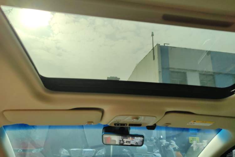 Used Buick GL8 2023 ES Lu Zun Luxury Model Headliner