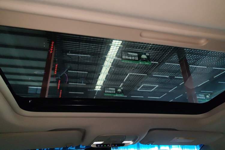 Used Buick GL8 2023 ES Lu Zun Deluxe Model Headliner