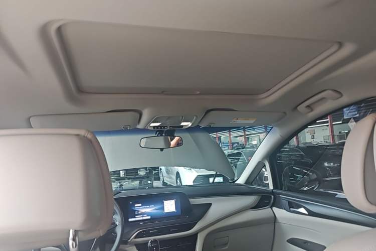 Used Buick GL8 2023 ES Lu Zun Comfort Model Headliner
