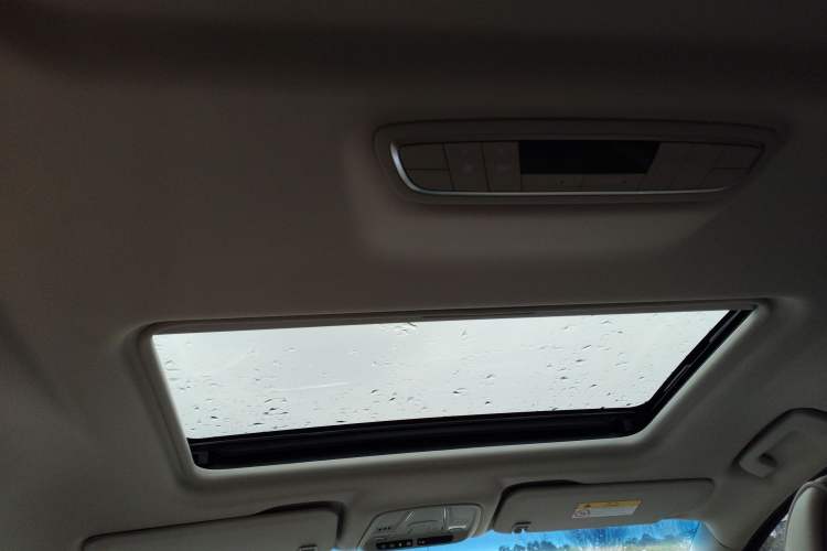 Used Buick GL8 2023 ES Lu Zun Comfort Model Headliner
