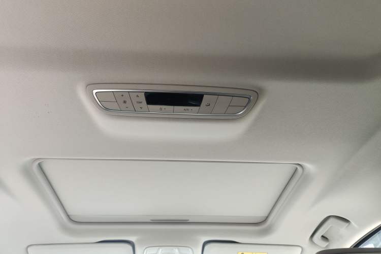Used Buick GL8 2023 ES Lu Zun Comfort Model Headliner