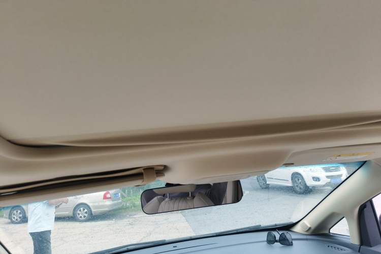 Used Buick GL8 2023 Facelifted Land Cruiser Executive Luxury Version Headliner
