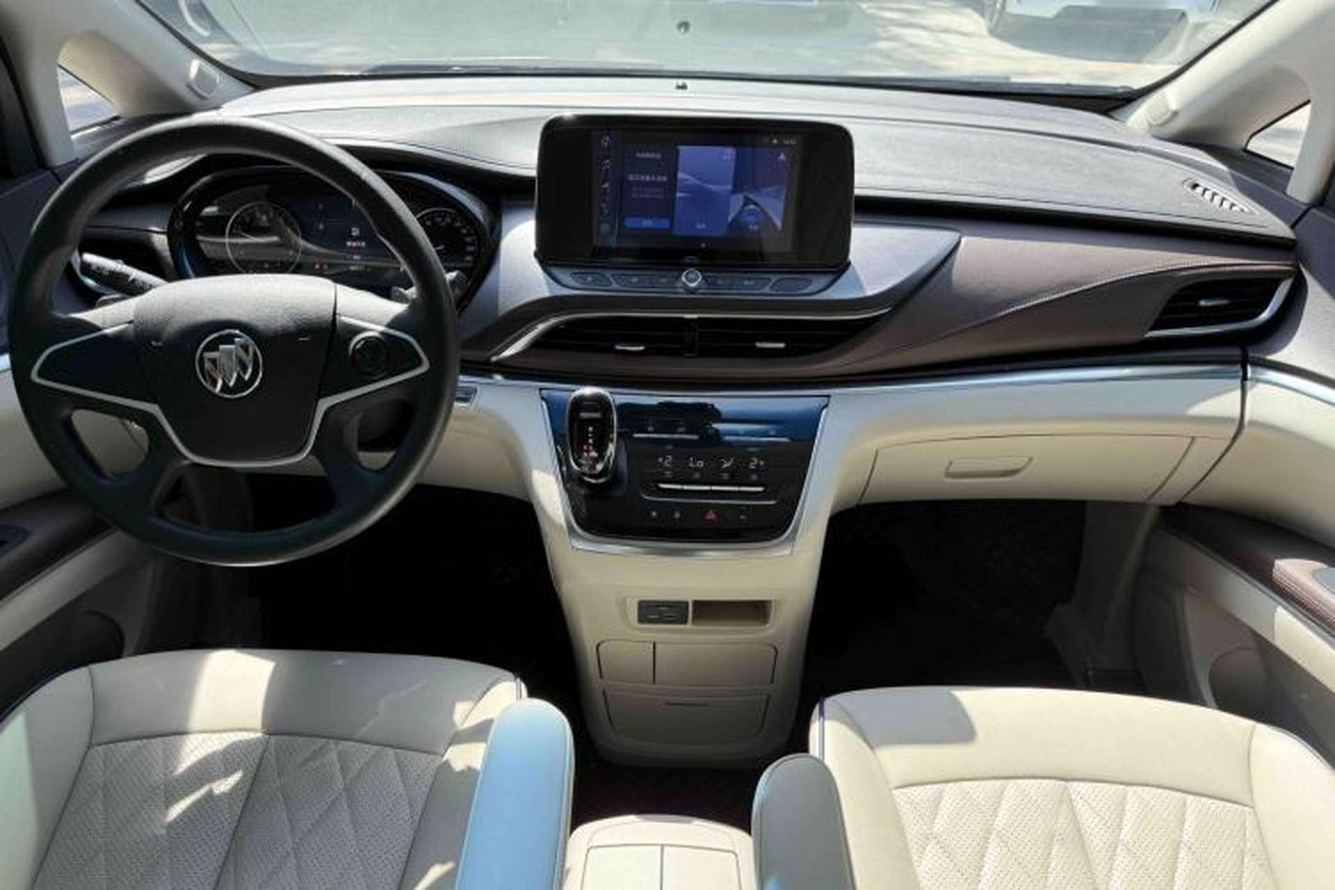 Used Buick GL8 2023 Land Executive Class Comfort Model Interior 1