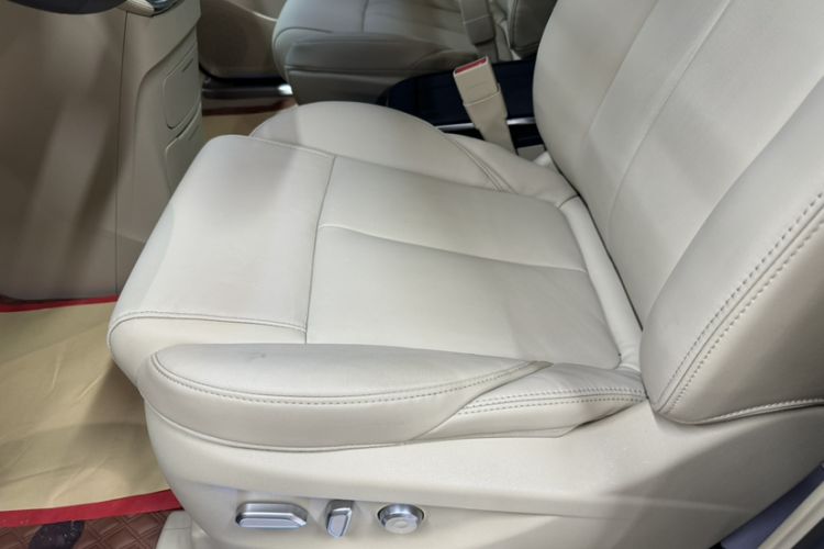 Used Buick GL8 2023 ES Lu Zun Deluxe Model Interior 10