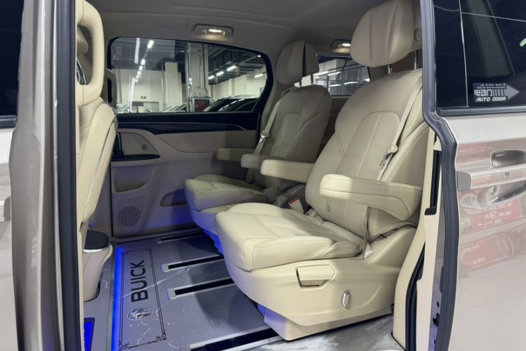 Used Buick GL8 2023 ES Lu Zun Deluxe Model Interior 11