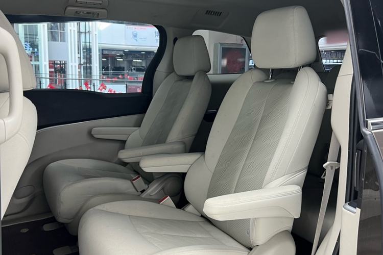 Used Buick GL8 2023 Land Executive Class Comfort Model Interior 2