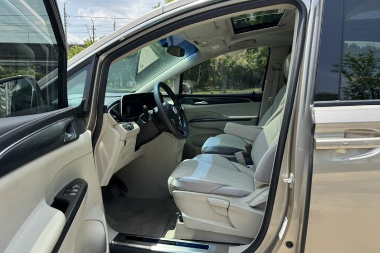 Used Buick GL8 2023 ES Lu Zun Comfort Model Interior 2