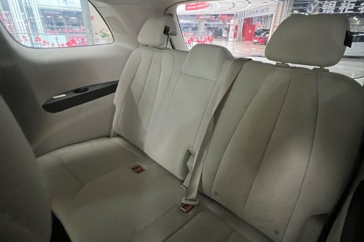 Used Buick GL8 2023 Land Executive Class Comfort Model Interior 3
