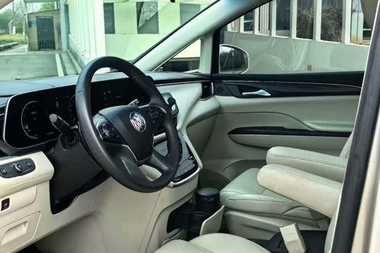 Used Buick GL8 2023 ES Lu Zun Comfort Model Interior 3