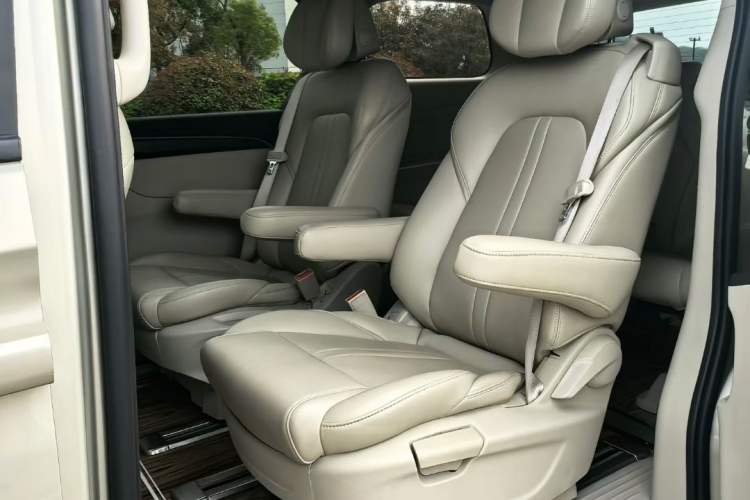 Used Buick GL8 2023 ES Lu Zun Comfort Model Interior 4