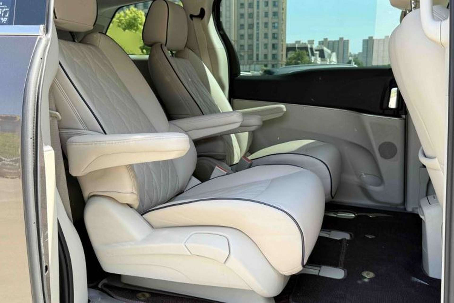 Used Buick GL8 2023 Land Executive Class Comfort Model Interior 6