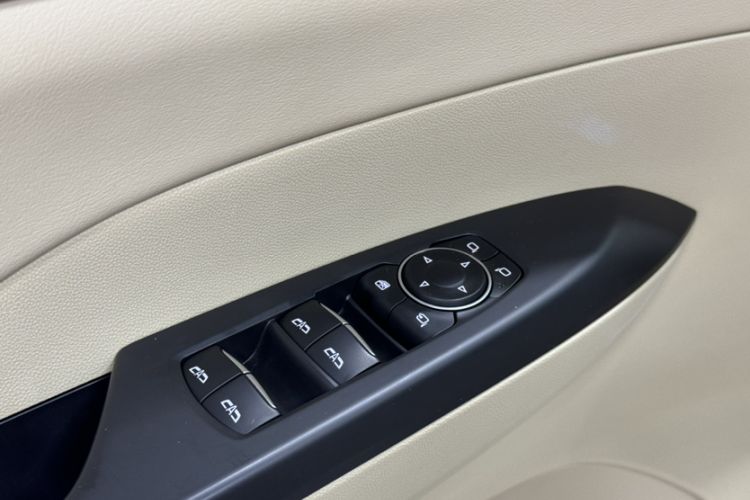 Used Buick GL8 2023 ES Lu Zun Deluxe Model Interior 7