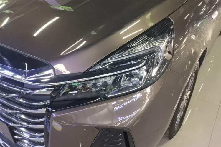 Used Buick GL8 2023 Land Executive Class 652T Luxury Model Left Front Headlight